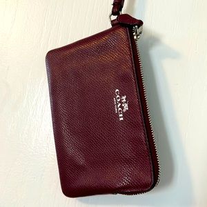 Coach wristlet maroon